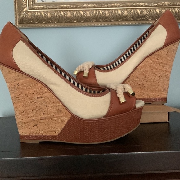 Gianni Bini Nautical Knot Peeptoe Platform‎ Wedges - Picture 2 of 4